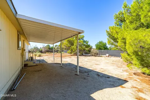 Exterior - 45050 43rd St E, Lancaster, CA 93535 photo 10 of 10