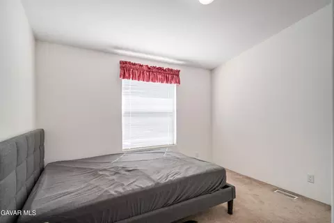 Bedroom - 45050 43rd St E, Lancaster, CA 93535 photo 7 of 7