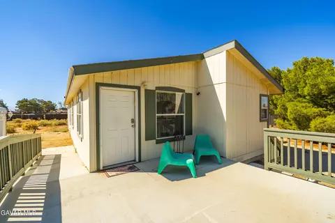 Exterior - 45050 43rd St E, Lancaster, CA 93535 photo 9 of 10