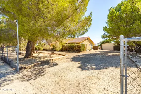 Exterior - 45050 43rd St E, Lancaster, CA 93535 photo 1 of 10