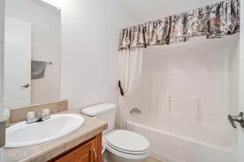 Bath - 45050 43rd St E, Lancaster, CA 93535 photo 7 of 7