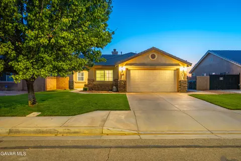 45249 Sancroft Ave, Lancaster, CA 93535