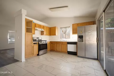 43823 Tranquility Ct, Lancaster, CA 93535 photo 3