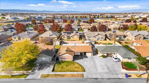 45461 3rd St E, Lancaster, CA 93535 photo 3