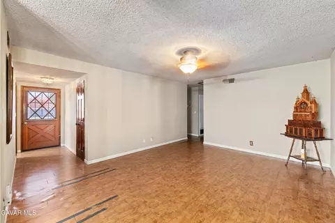45461 3rd St E, Lancaster, CA 93535 photo 4