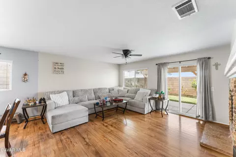 45448 Spahn Ln, Lancaster, CA 93535 photo 4