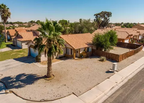 View/Area - 43804 5th St E, Lancaster, CA 93535 photo 4 of 10