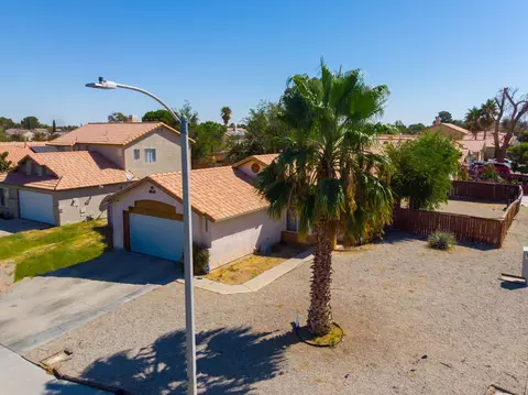 View/Area - 43804 5th St E, Lancaster, CA 93535 photo 2 of 10