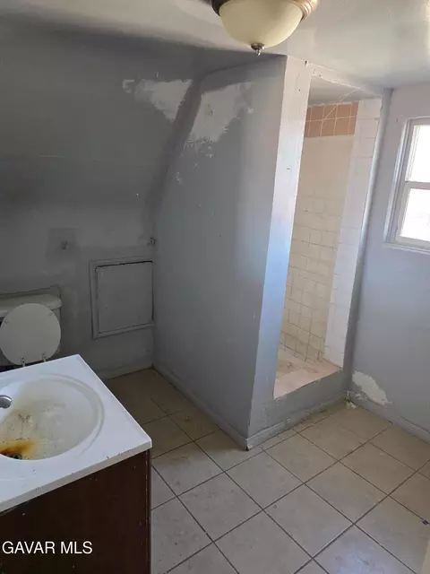 Bath - 16133 I St, Mojave, CA 93501 photo 2 of 3