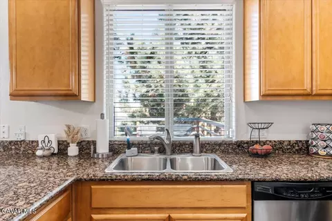 Kitchen - 26821 Stirrup Way, Tehachapi, CA 93561 photo 3 of 3