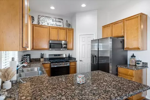Kitchen - 26821 Stirrup Way, Tehachapi, CA 93561 photo 2 of 3