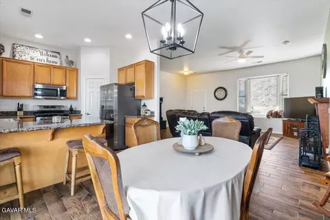 Dining - 26821 Stirrup Way, Tehachapi, CA 93561 photo 2 of 2
