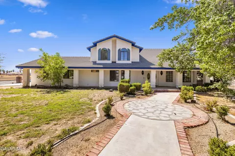2706 Ave L4 W, Lancaster, CA 93536