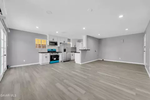 727 Ave H 8 W, Lancaster, CA 93534 photo 13