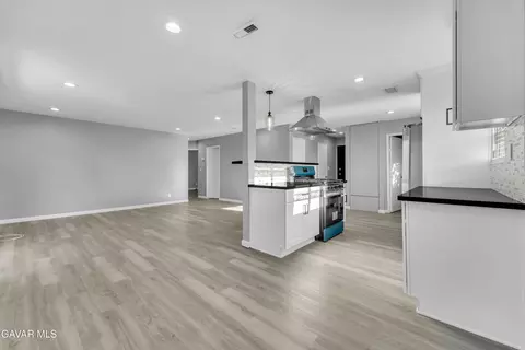 727 Ave H 8 W, Lancaster, CA 93534 photo 8