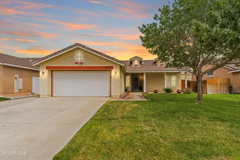 3703 Garnet Ave, Rosamond, CA 93560