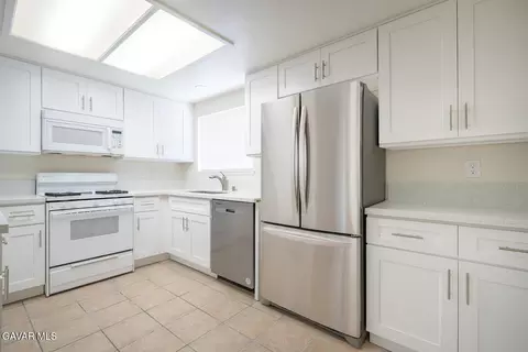Kitchen - 832 Ave J 11 E, Lancaster, CA 93535 photo 2 of 2