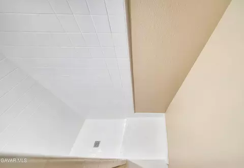 Bath - 2747 Wilson Ct, Lancaster, CA 93536 photo 6 of 6