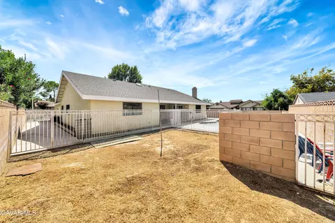 Exterior - 2747 Wilson Ct, Lancaster, CA 93536 photo 14 of 17