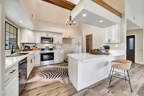 Kitchen - 2747 Wilson Ct, Lancaster, CA 93536 photo 3 of 6