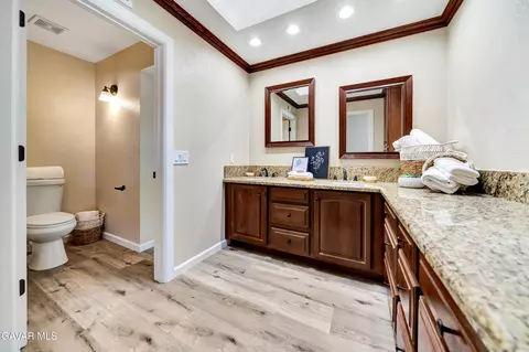 Bath - 2747 Wilson Ct, Lancaster, CA 93536 photo 4 of 6