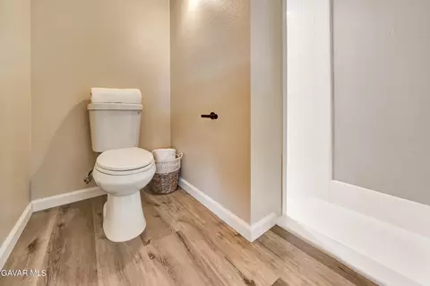Bath - 2747 Wilson Ct, Lancaster, CA 93536 photo 5 of 6