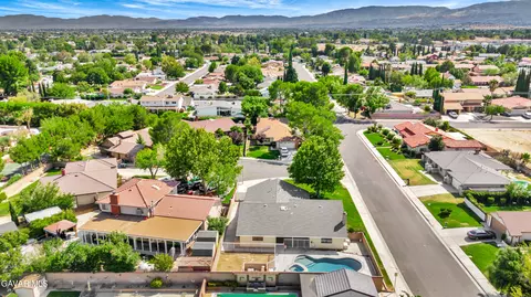 View/Area - 2747 Wilson Ct, Lancaster, CA 93536 photo 6 of 10