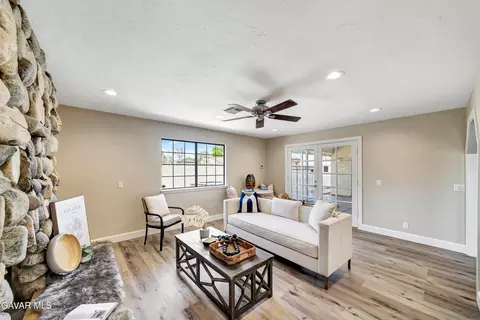 Living - 2747 Wilson Ct, Lancaster, CA 93536 photo 3 of 4