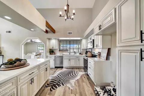 Kitchen - 2747 Wilson Ct, Lancaster, CA 93536 photo 4 of 6