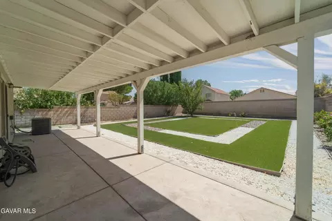 Exterior - 822 Avenue J11 Ave E, Lancaster, CA 93535 photo 6 of 10