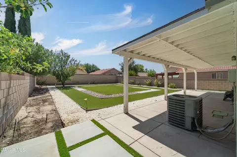 Exterior - 822 Avenue J11 Ave E, Lancaster, CA 93535 photo 7 of 10