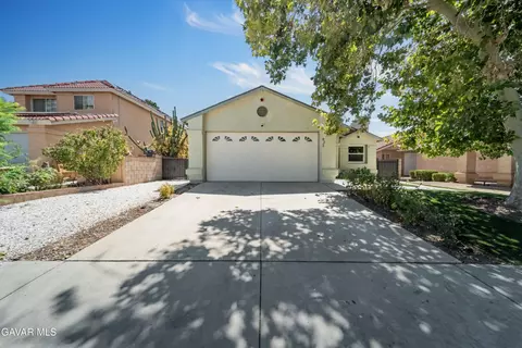 822 Avenue J11 Ave E, Lancaster, CA 93535