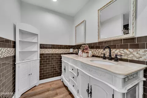 Bath - 822 Avenue J11 Ave E, Lancaster, CA 93535 photo 2 of 3