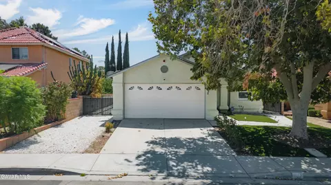 Exterior - 822 Avenue J11 Ave E, Lancaster, CA 93535 photo 2 of 10
