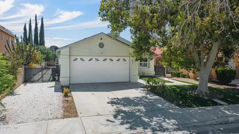 Exterior - 822 Avenue J11 Ave E, Lancaster, CA 93535 photo 3 of 10