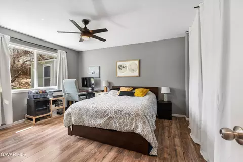 Bedroom - 20410 Steeple Ct, Tehachapi, CA 93561 photo 2 of 3