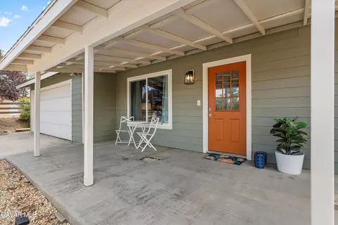 Exterior - 20410 Steeple Ct, Tehachapi, CA 93561 photo 3 of 7