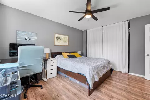 Bedroom - 20410 Steeple Ct, Tehachapi, CA 93561 photo 3 of 3