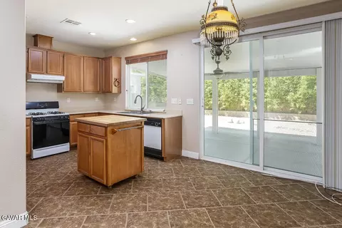 Kitchen - 2319 Newgrove St E, Lancaster, CA 93535 photo 1 of 2