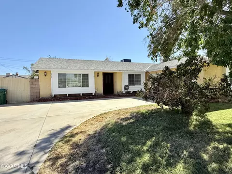 610 Ave J8 W, Lancaster, CA 93534