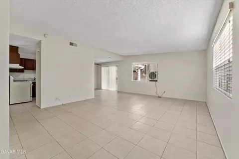 451 Lancaster Blvd E, Lancaster, CA 93535 photo 6