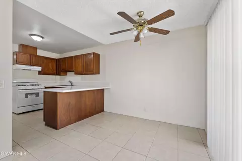451 Lancaster Blvd E, Lancaster, CA 93535 photo 5