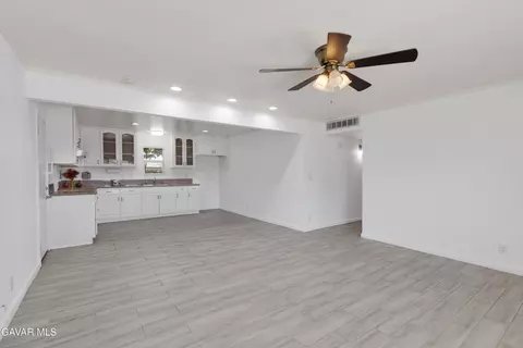 343 Ave J14 E, Lancaster, CA 93535 photo 3
