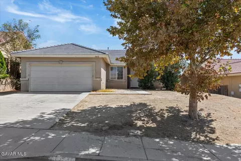 3432 Starjet St, Rosamond, CA 93560