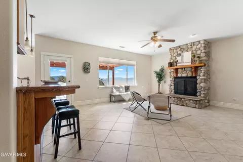 Living - 30400 Horsethief Dr, Tehachapi, CA 93561 photo 1 of 3