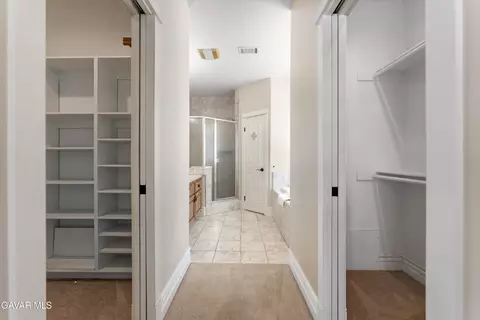 Entry Way - 30400 Horsethief Dr, Tehachapi, CA 93561 photo 2 of 2