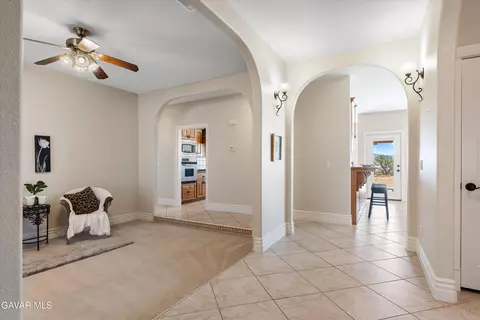 Entry Way - 30400 Horsethief Dr, Tehachapi, CA 93561 photo 1 of 2