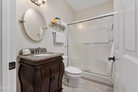 Bath - 30400 Horsethief Dr, Tehachapi, CA 93561 photo 1 of 2