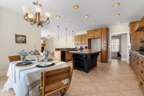 Kitchen - 30400 Horsethief Dr, Tehachapi, CA 93561 photo 5 of 5