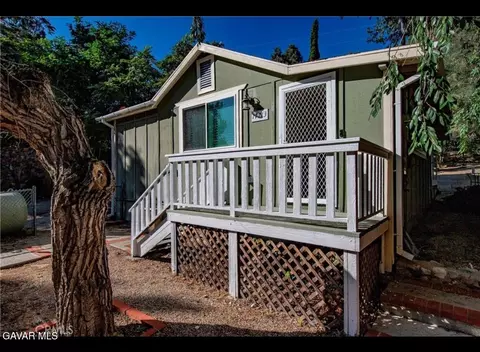17713 Valley Trl, Lake Hughes, CA 93532